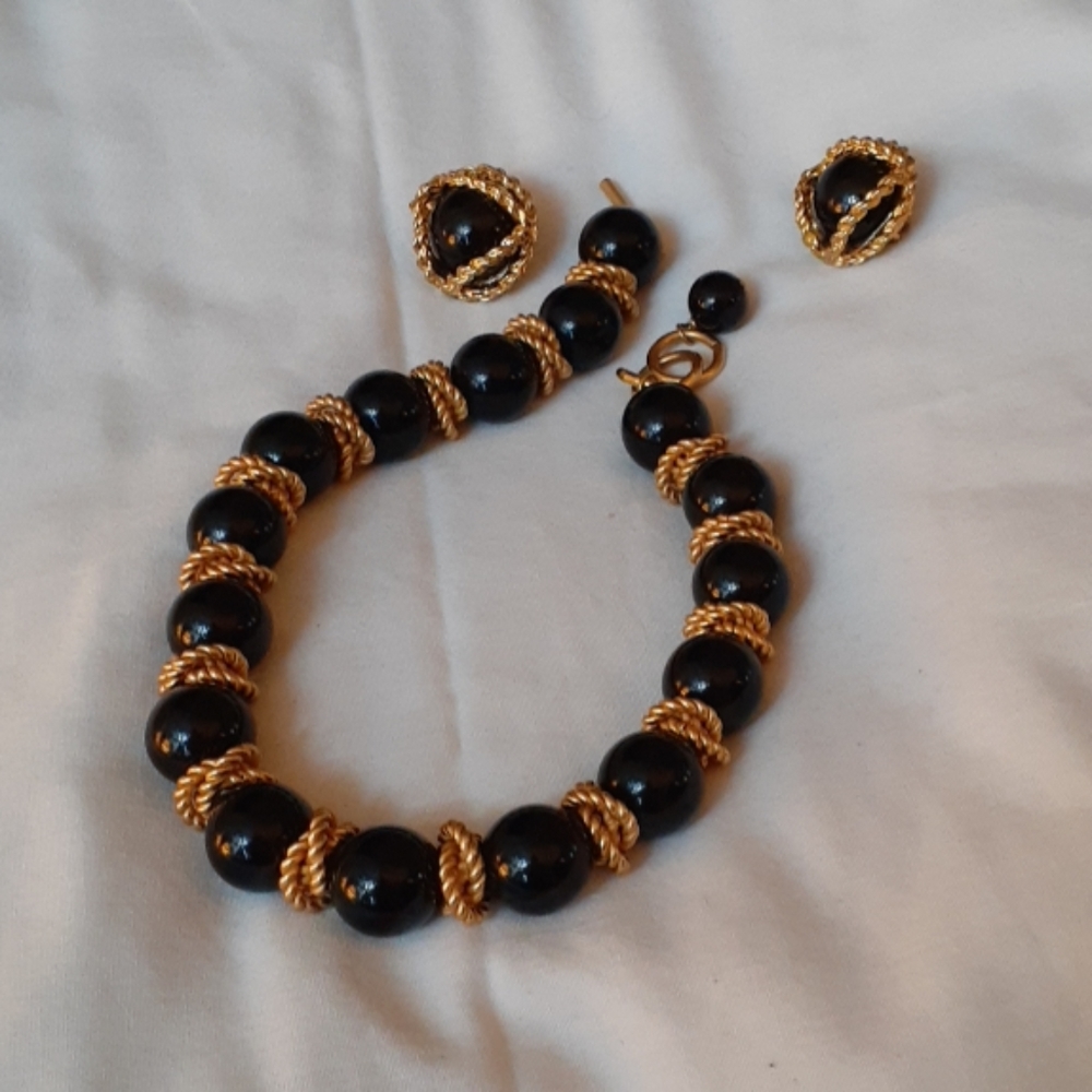 Necklace W/Earrings